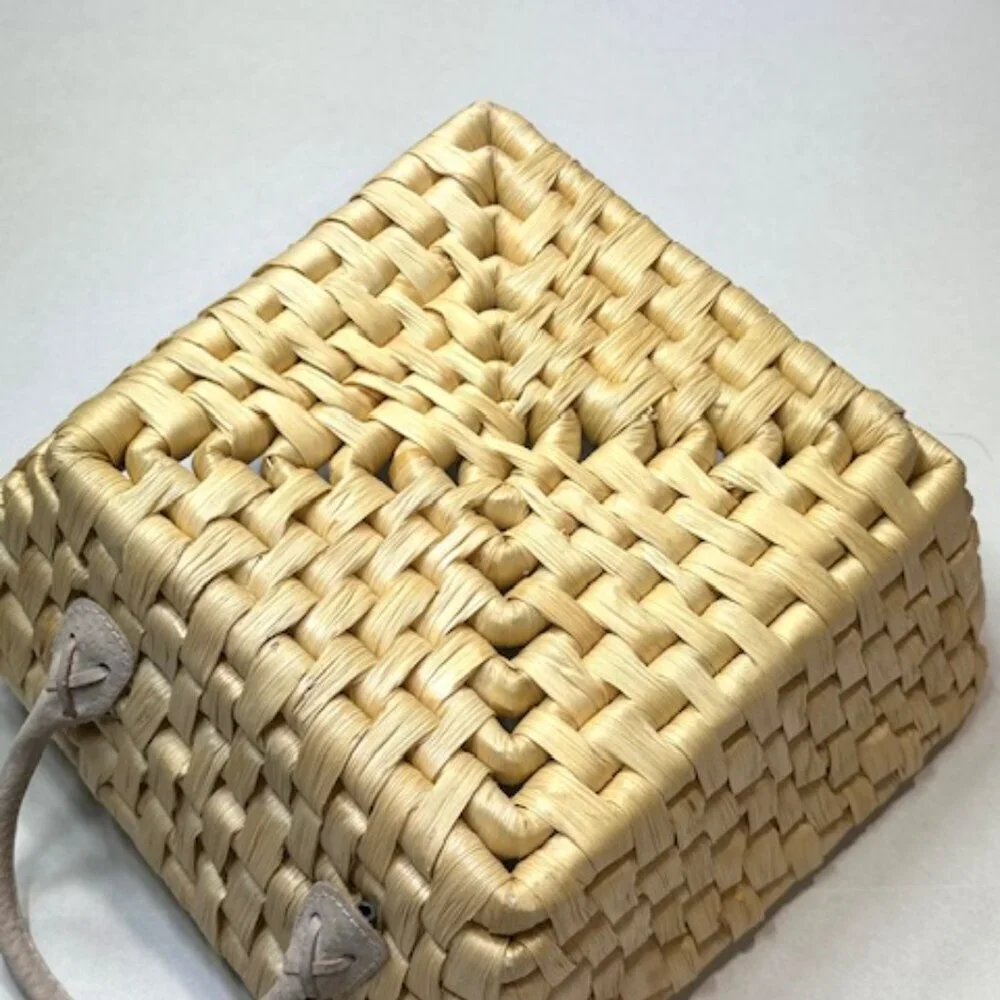 Home Trends Grass Basket with Leather Handle Vertical Weave Muted Yellow Beige - Picture 3 of 10